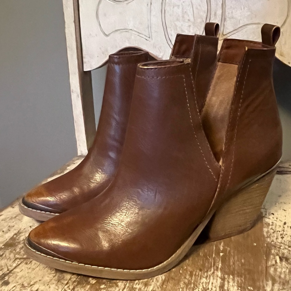 Not Rated Womens Western Ankle Bootie Size 8.5 NWOB